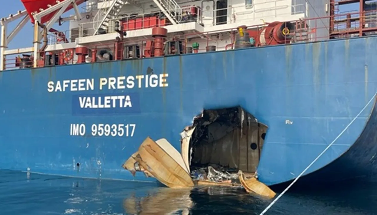 Shipping traffic in the Gulf